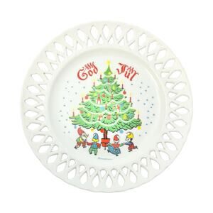 1965 Berggren Traynor “God Jul” Porcelain Hanging Decorative Christmas Plate 9”